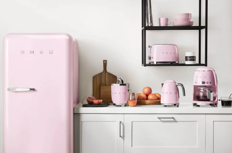 Хладилници с една врата Хладилник Smeg FAB28RPK6